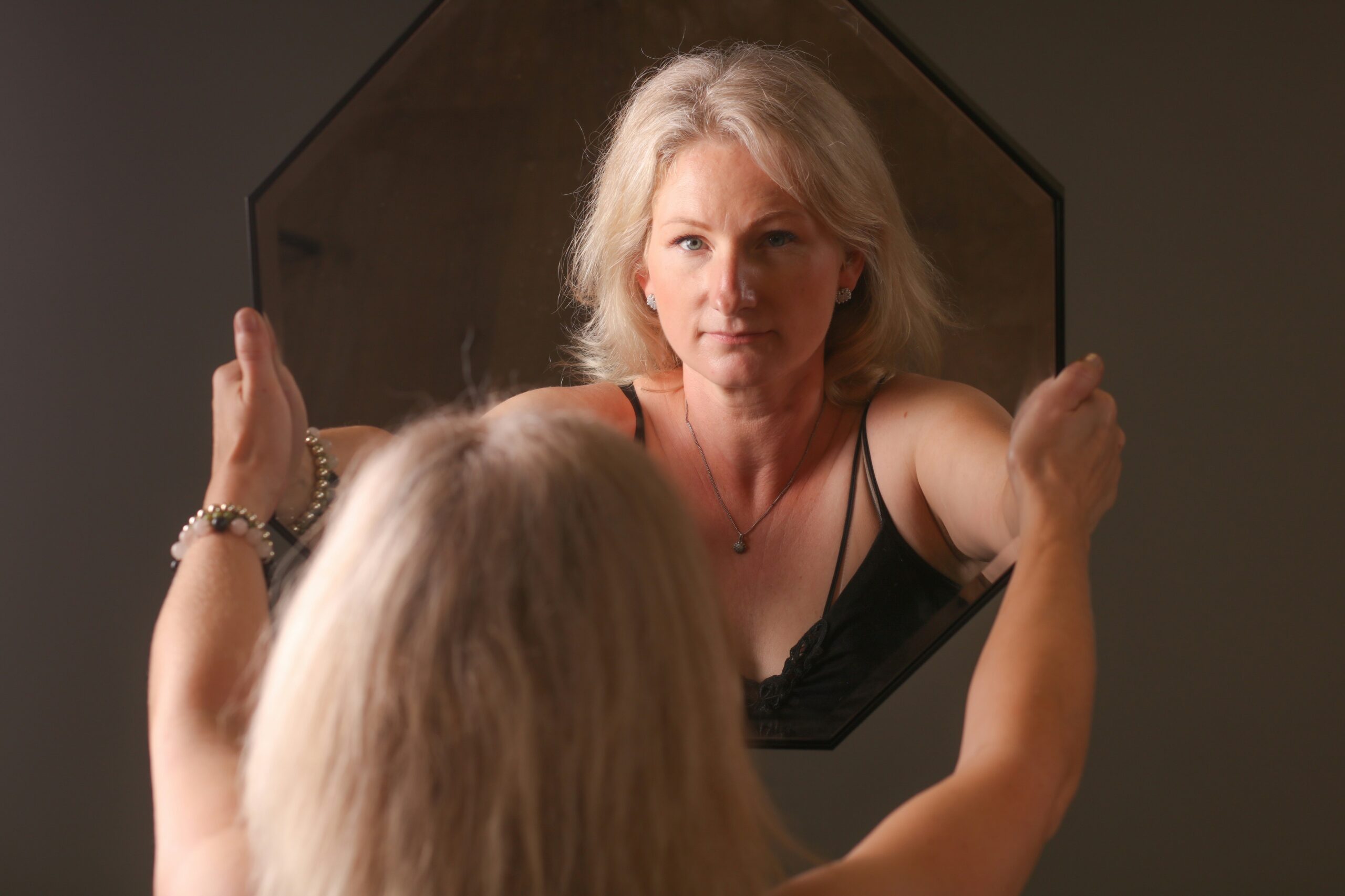O que a Ciência Diz sobre Yoga Facial e Envelhecimento Saudável?